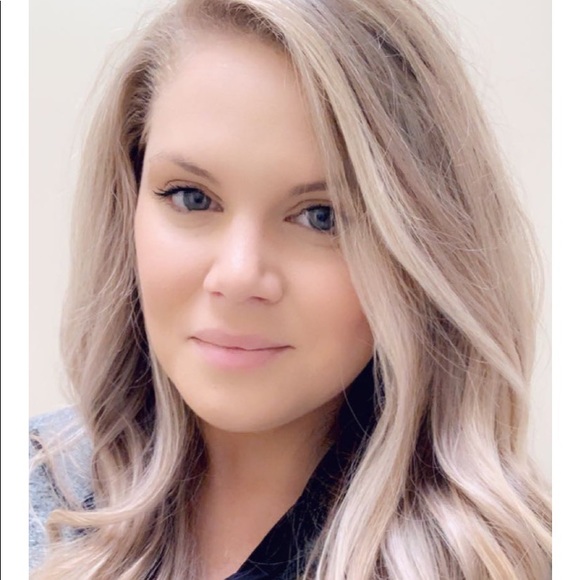 Meet your Posher, Sarah - Picture 1 of 2